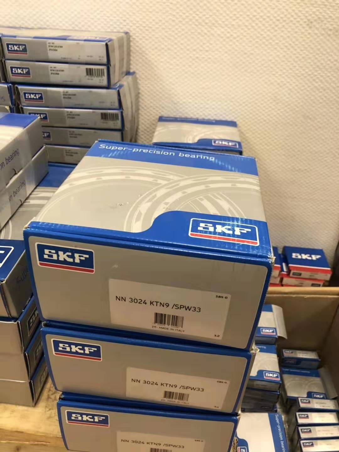 SKF AXW20 滾針推力軸承, 滾針與保持架推力組件 a